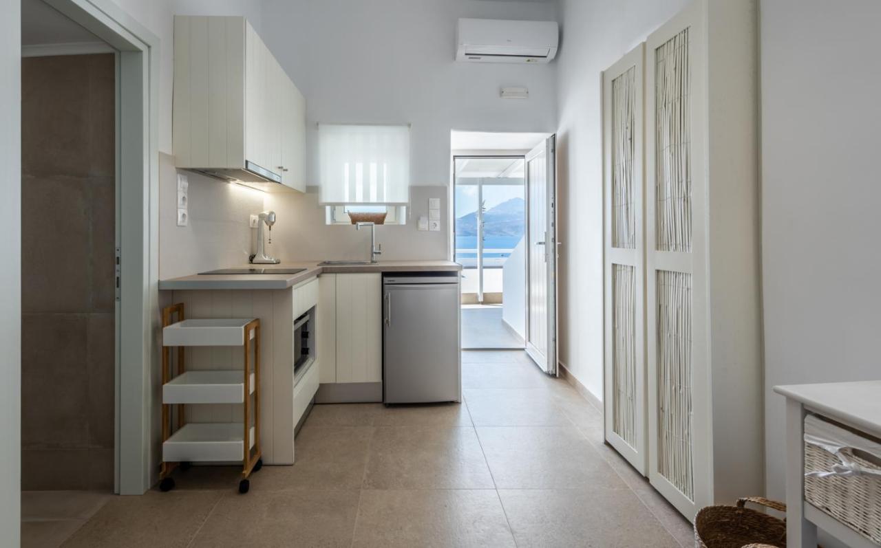 Anemi Suites 阿达玛斯 外观 照片