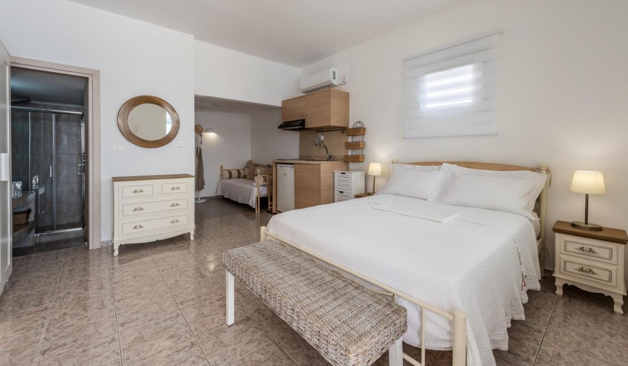 Anemi Suites 阿达玛斯 外观 照片
