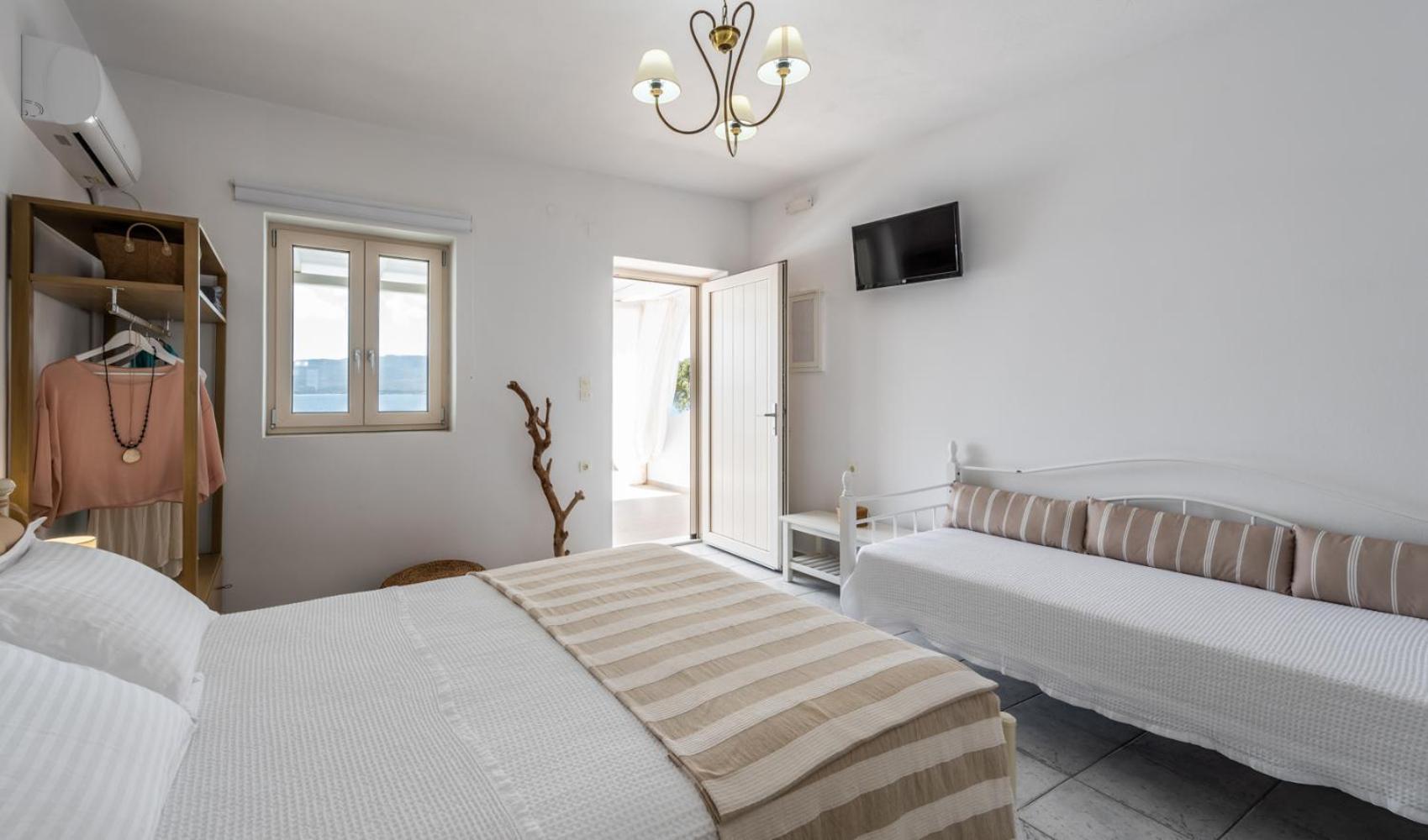 Anemi Suites 阿达玛斯 客房 照片
